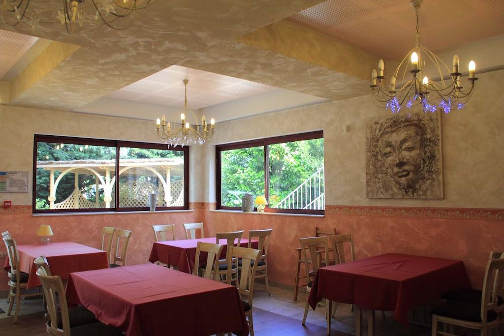 Hotel Auberge De Bonpas Logis De France Avignon Exterior foto
