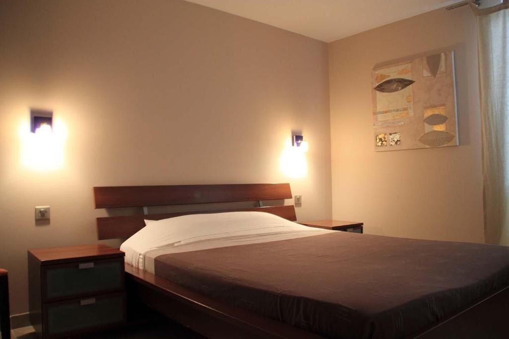 Hotel Auberge De Bonpas Logis De France Avignon Zimmer foto