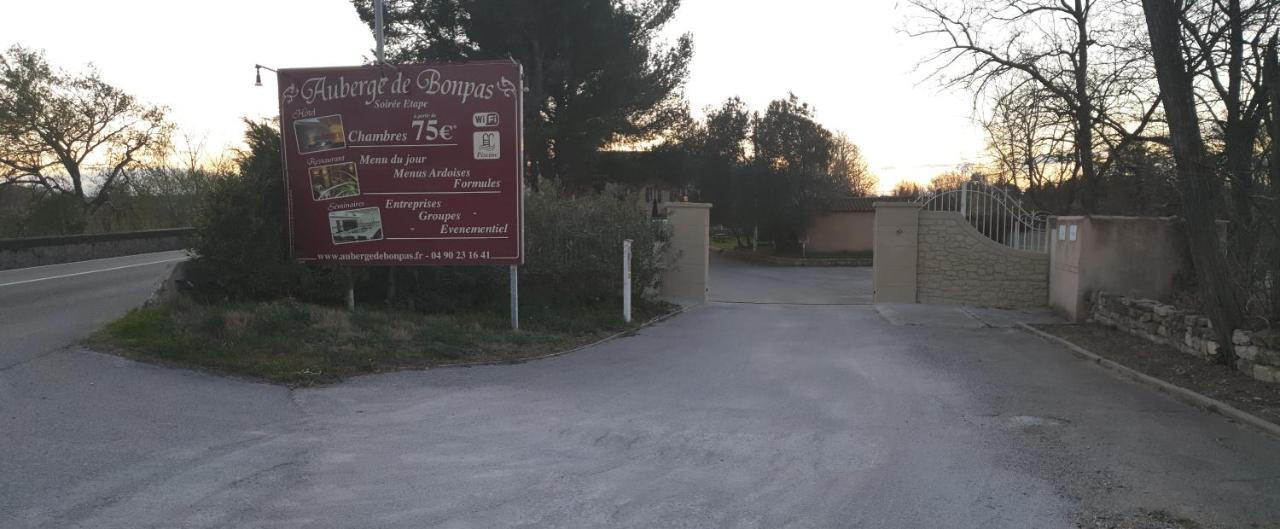Hotel Auberge De Bonpas Logis De France Avignon Exterior foto